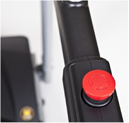 Кнопка экстренной остановки у реабилитационной беговой дорожки Hasttings LCT80