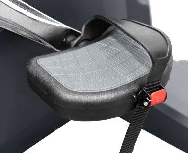 Рифленая поверхность педалей обеспечивает уверенное сцепление с подошвой обуви при любых скоростях педалирования Рифленая поверхность педалей обеспечивает уверенное сцепление с подошвой обуви при любых скоростях педалирования