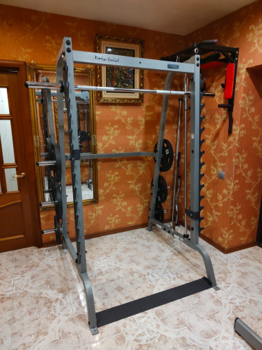 Пример тренажера Смитта Body-Solid GS348Q в собранном виде сотрудниками ФитнесДоктор у нашего покупателя.