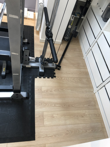 Коврик резиновый черный, 40 x 40 см, толщина 12 мм. MB Barbell