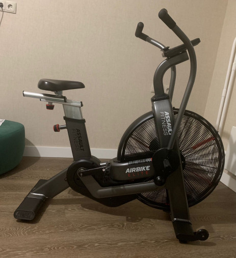 Велотренажер с воздушным сопротивлением Assault AirBike ELITE Велотренажер с воздушным сопротивлением Assault AirBike ELITE