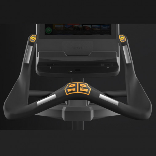 Вертикальный велотренажер Matrix Performance. Консоль Premium LED Вертикальный велотренажер Matrix Performance. Консоль Premium LED