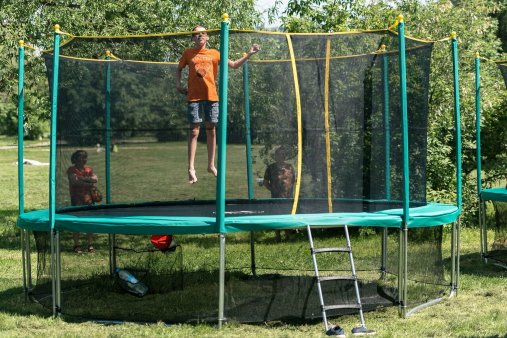 Батут Hasttings 14FT (4,26 М) зеленый, с внутренней защитной сеткой Батут Hasttings 14FT (4,26 М) зеленый, с внутренней защитной сеткой